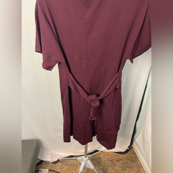Express Burgundy mini dress size‎ medium - Picture 4 of 9